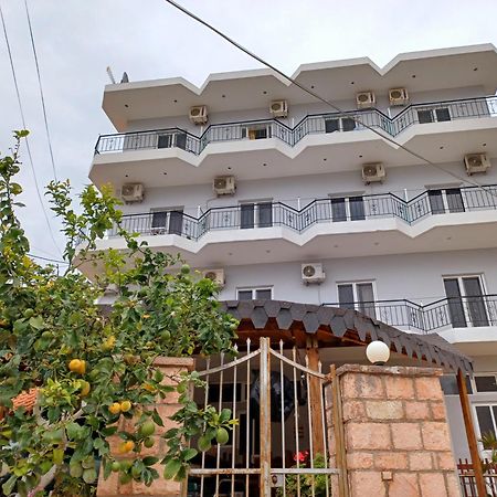 Arileo Hotel Himare Exterior foto