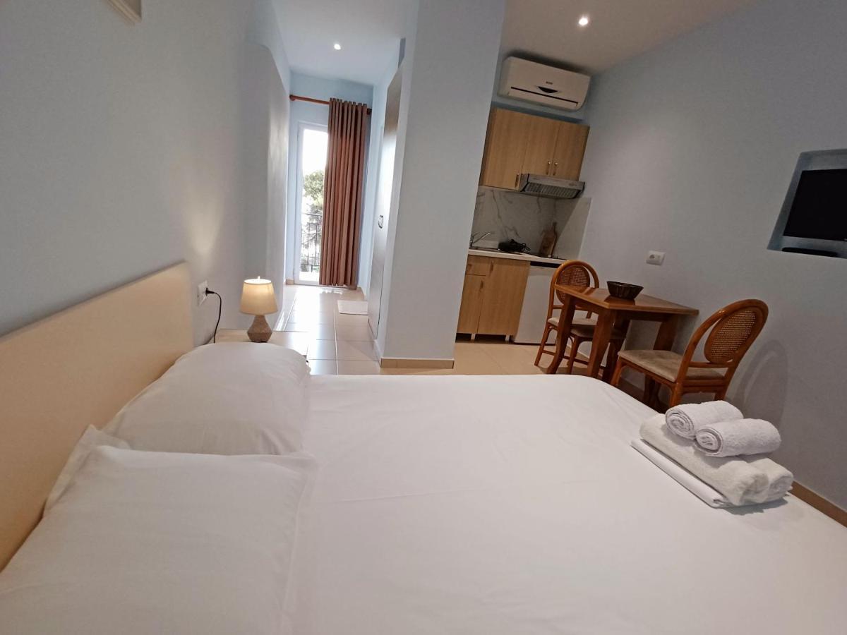 Arileo Hotel Himare Exterior foto