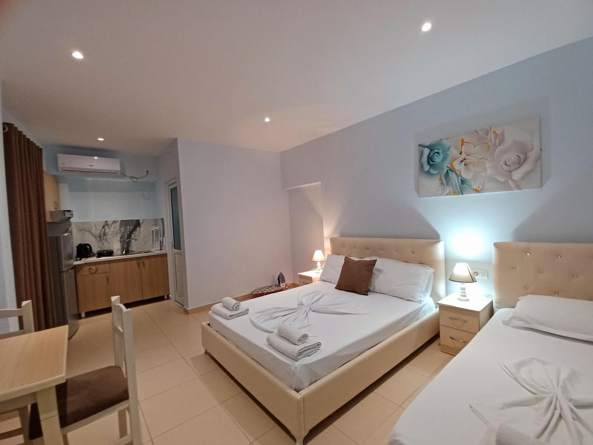 Arileo Hotel Himare Exterior foto