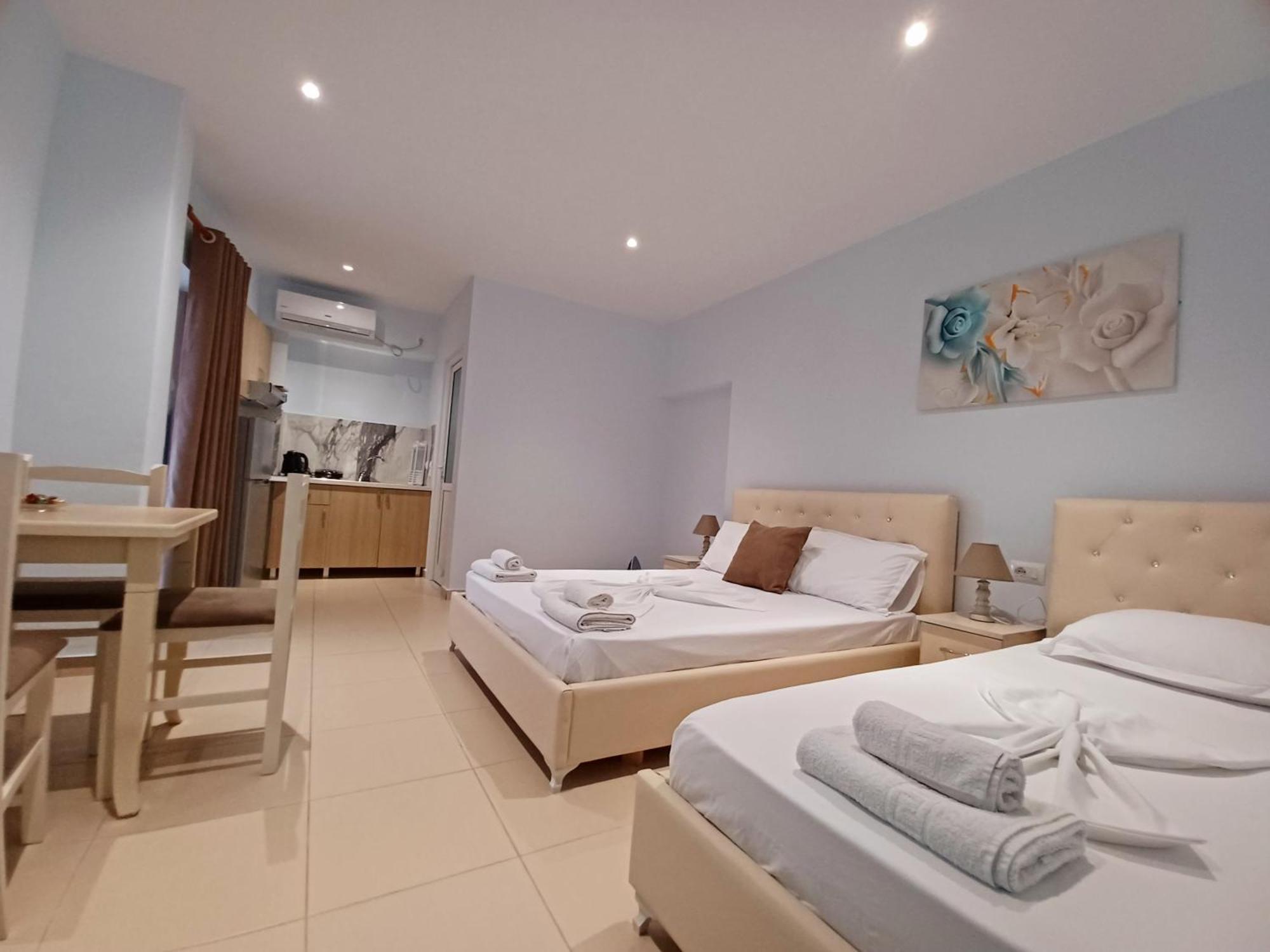 Arileo Hotel Himare Exterior foto