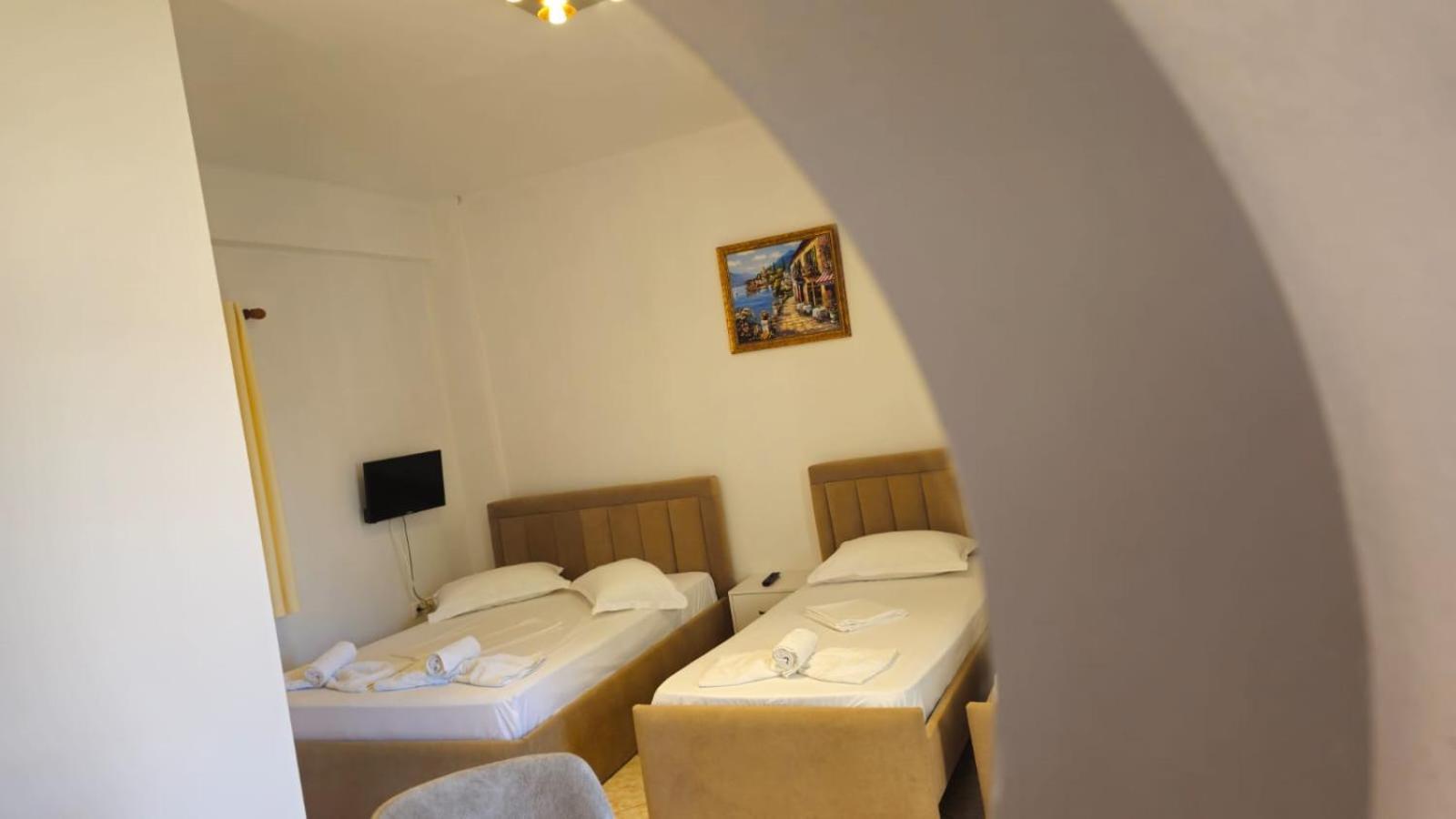 Arileo Hotel Himare Quarto foto