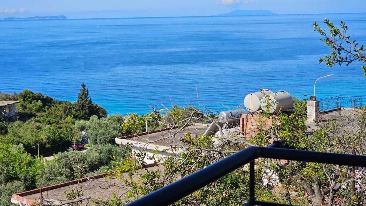 Arileo Hotel Himare Quarto foto