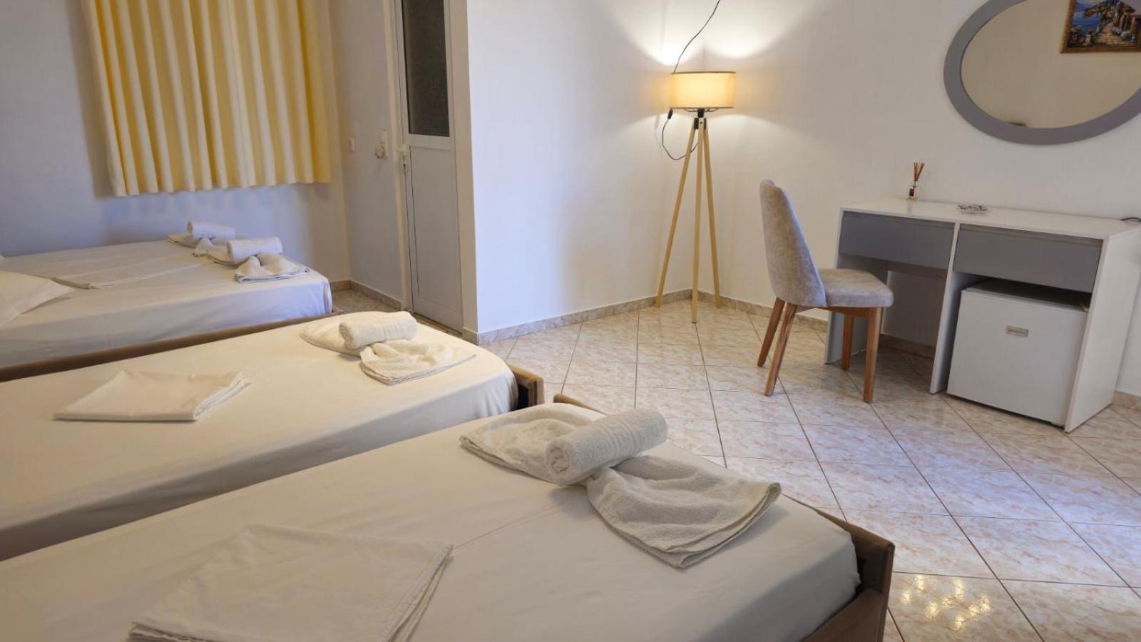 Arileo Hotel Himare Quarto foto