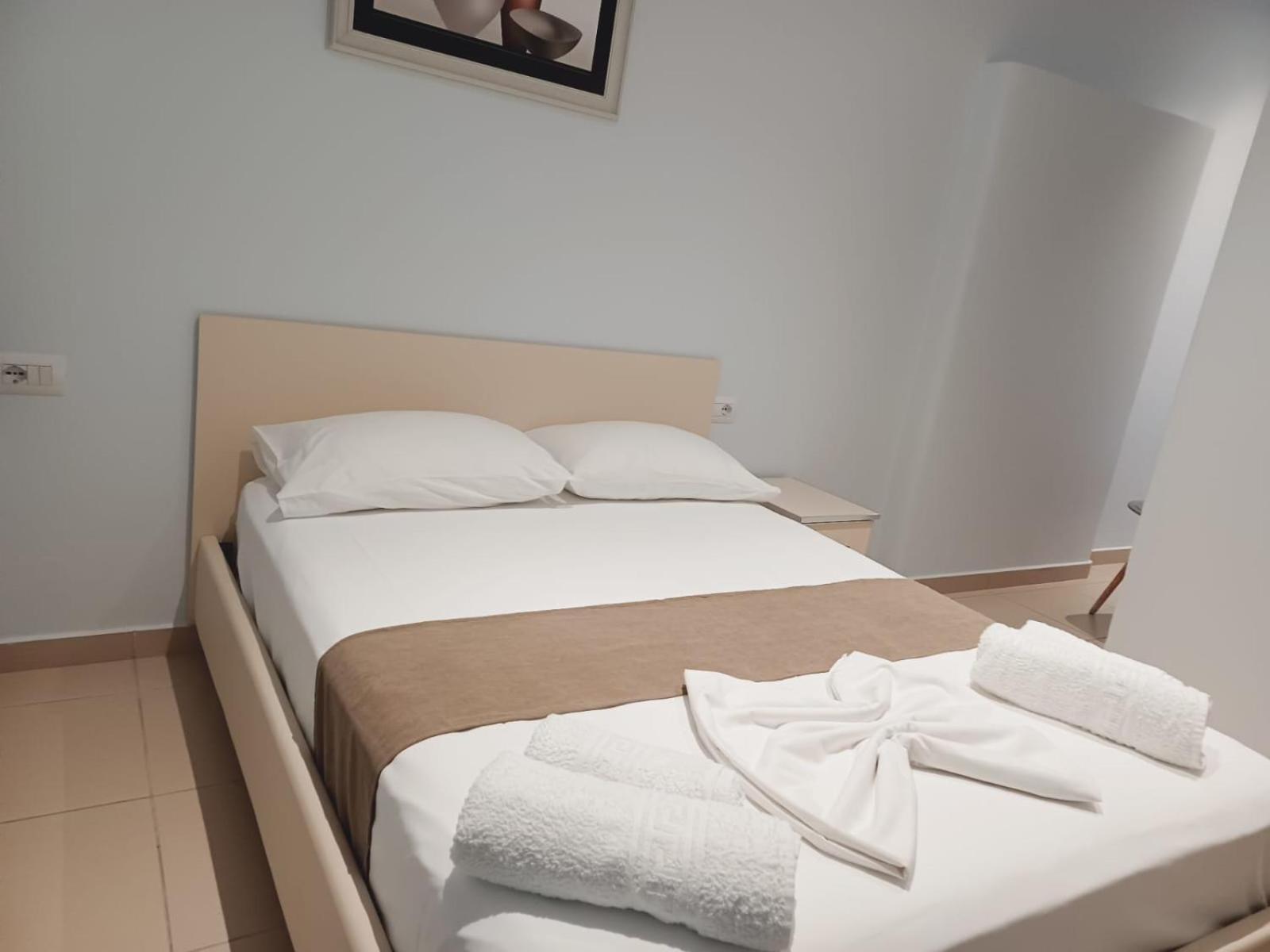 Arileo Hotel Himare Quarto foto