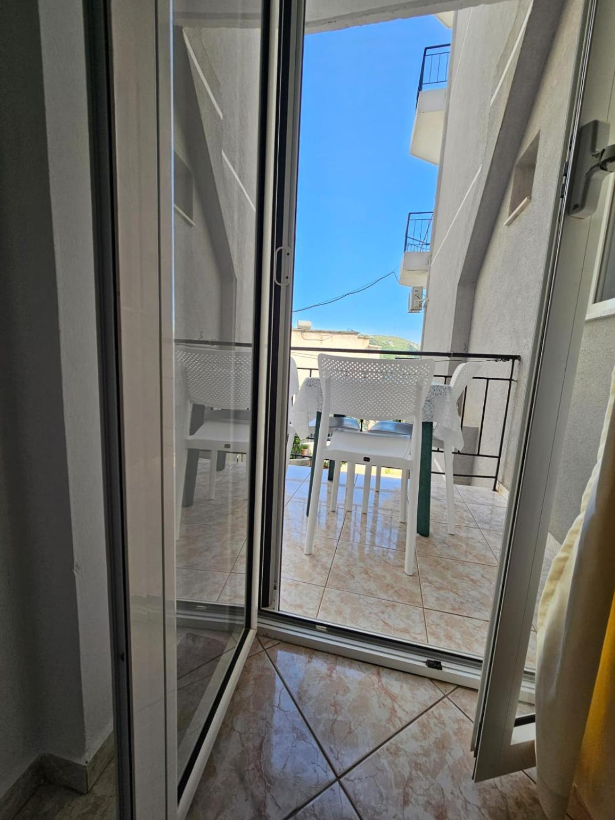 Arileo Hotel Himare Quarto foto