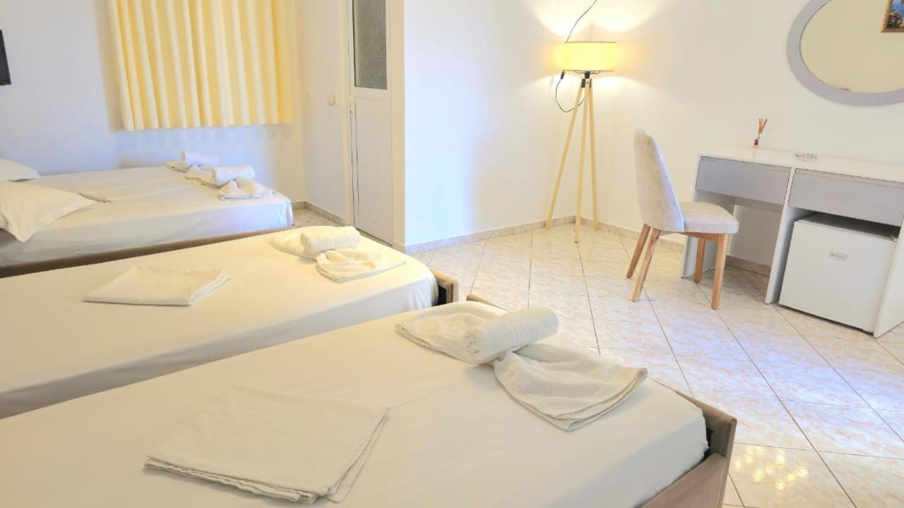 Arileo Hotel Himare Exterior foto