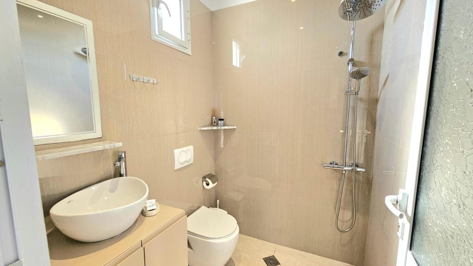 Arileo Hotel Himare Quarto foto